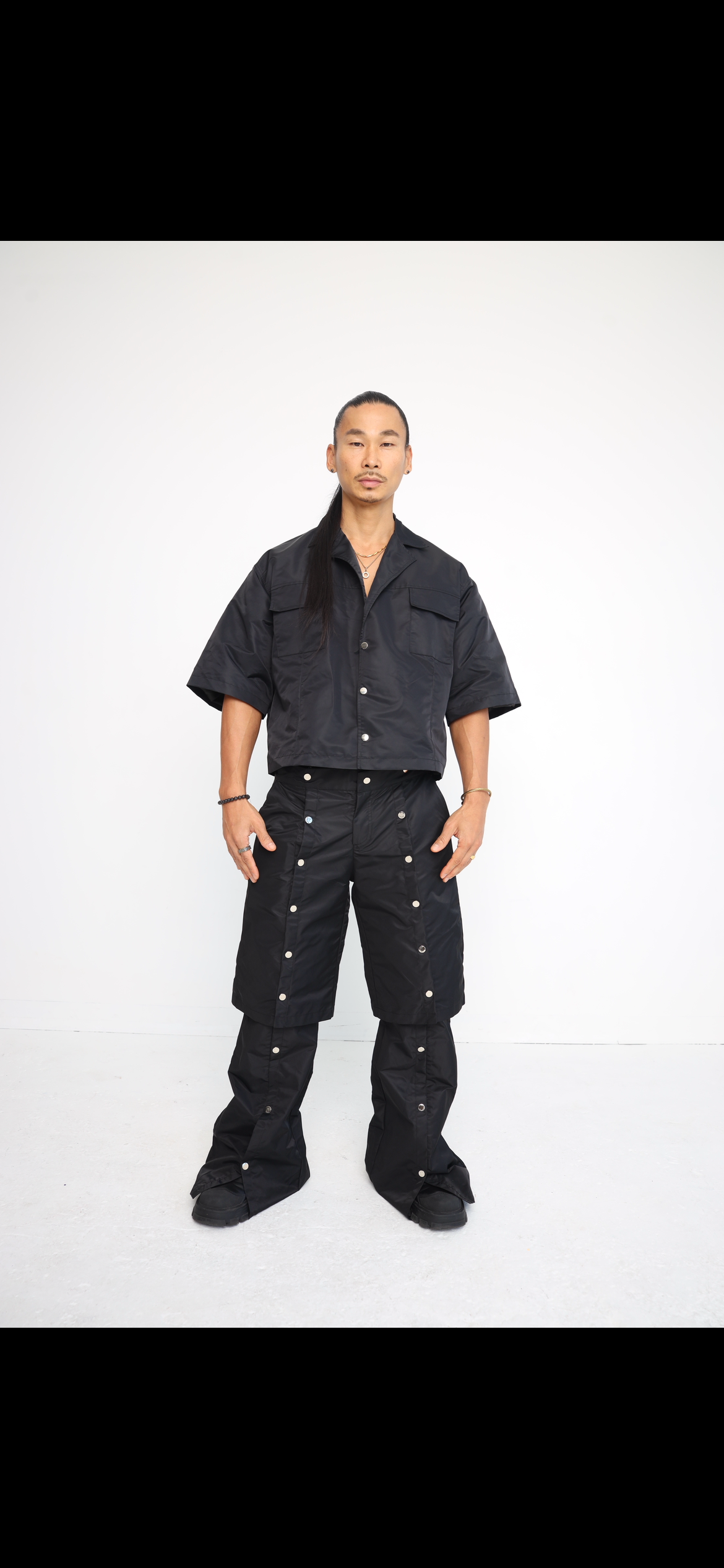 Hi low detached snap jogger